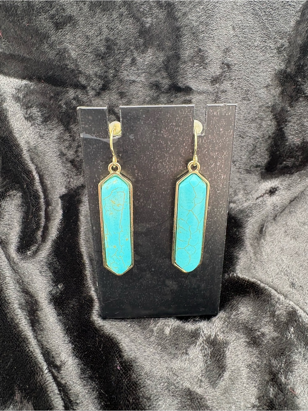 Beautiful turquoise look geometric drop earrings with gold tone accents ✨